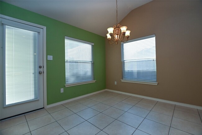 Photo - 2123 Castle Gardens Ln