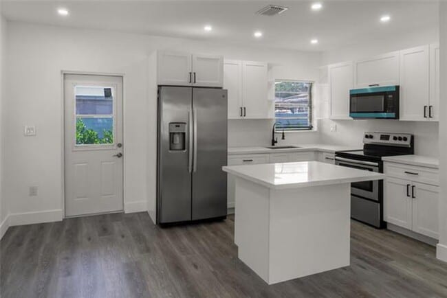 Photo - 2724 SW 34th Ct Unidad 2724 SW 34th Ct  B