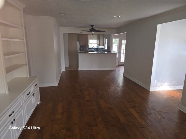 Photo - 4862 Creekbend Dr