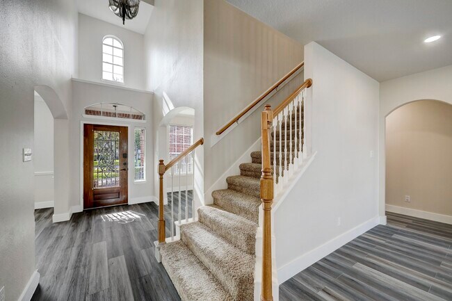 Photo - 4615 Russett Ln