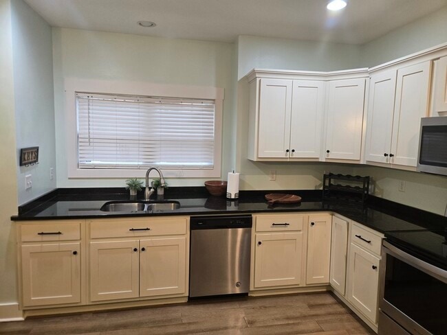 Photo - 4034 Waterfield Ln