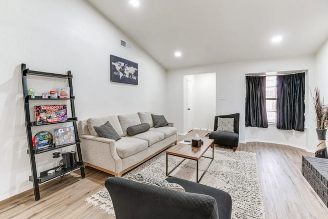 Photo - 2912 Pegasus Dr Townhome