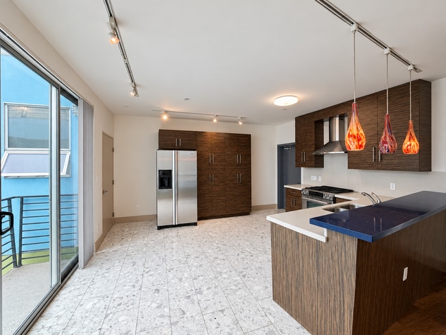 2863 California St Unit D