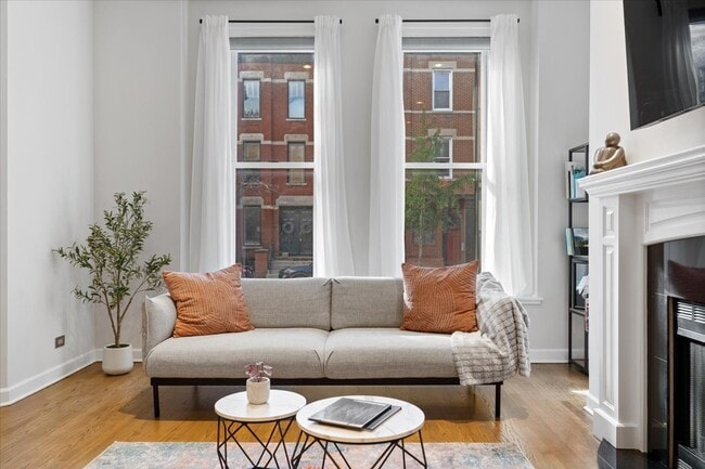 Photo - 1867 N Halsted St