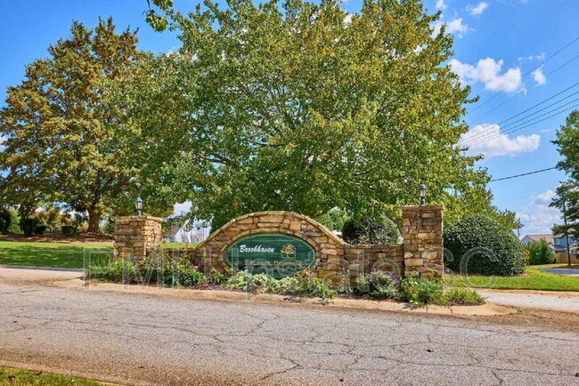 Photo - 430 Rosehaven Way