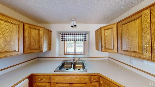 Building Photo - 1525 S Washington St Rental