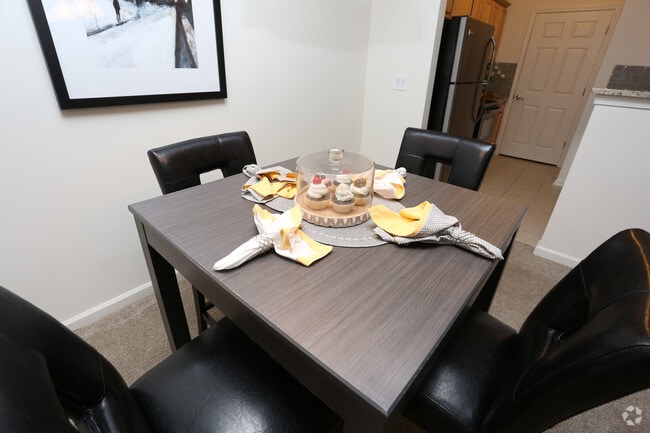 2BR, 2BA - 1069 SF - Dining Room