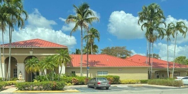18304 NW 68th Ave Unit M
