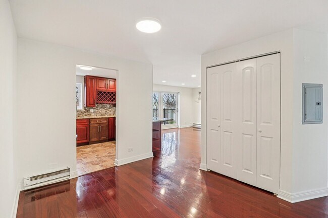 Photo - 2333 N Neva Ave Unit 101C