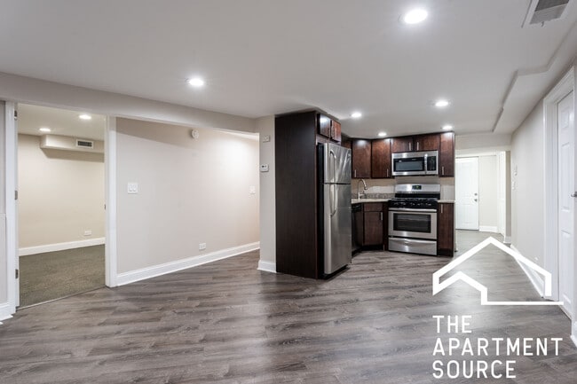 Photo - 1636 W Roscoe St Unit G