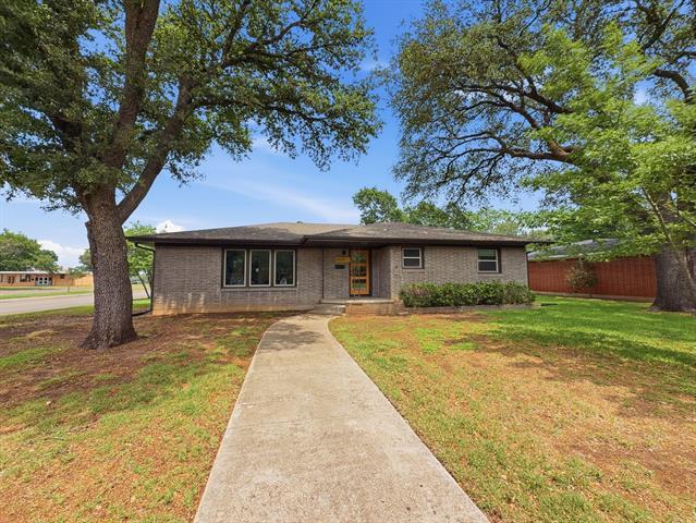 Photo - 2137 Lenamon Dr