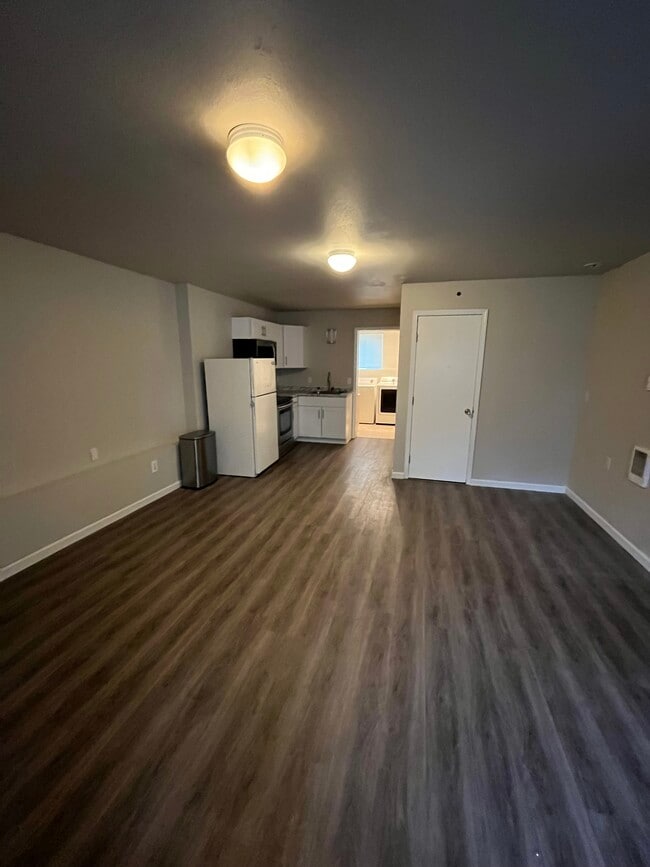 Photo - 608 West St Unit B