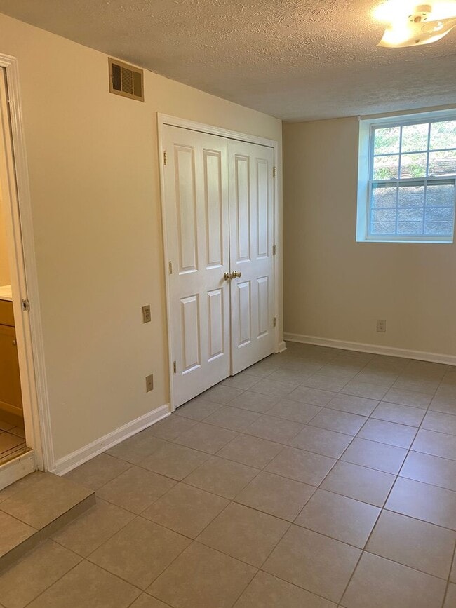 Photo - 346 Reese St