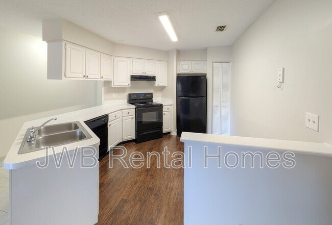 Photo - 4553 Melissa Ct W