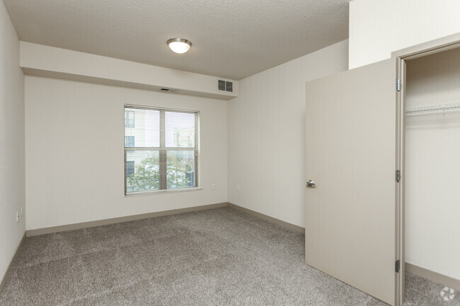 2BR, 2BA - 997 SF - Metro Lofts