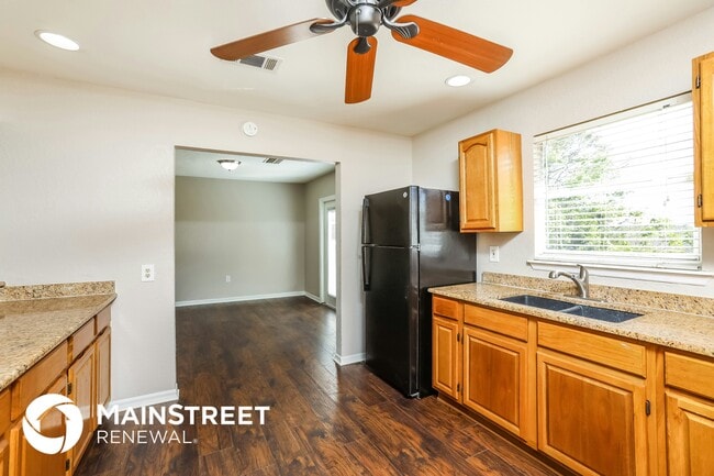 Photo - 1442 Lakecrest Dr