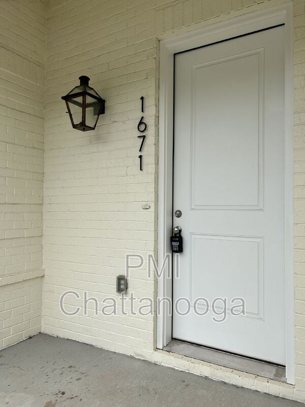 Photo - 1671 Adams St