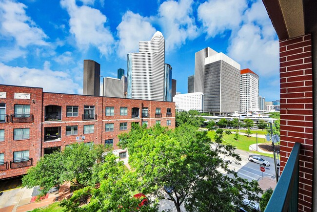 Building Photo - 300 St Joseph Pkwy Unit 308