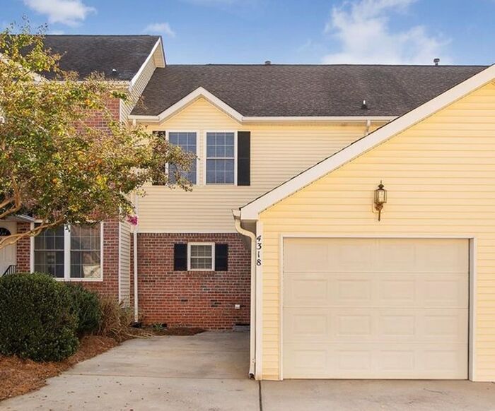 Beautifully Maintained 2BD/2.5BA Townhome ... - Beautifully Maintained 2BD/2.5BA Townhome ...