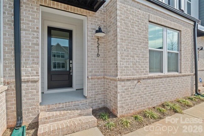 Photo - 7216 Westrow Ave