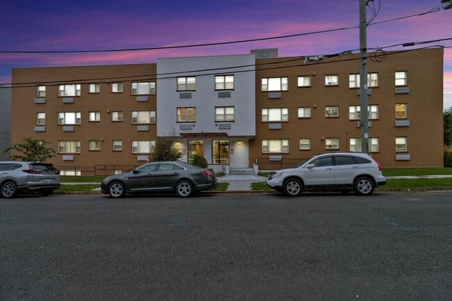 Photo - 738 Longfellow St NW