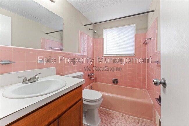 Photo - 24587 Kelly Rd Unit 6