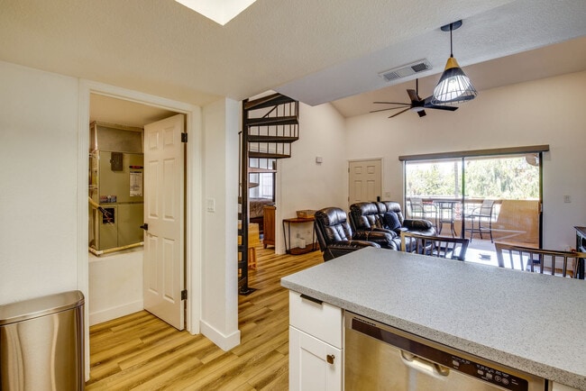 1351 N Pleasant Dr Unit SI FL2-ID1545831P