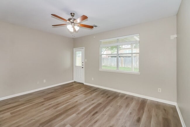 Photo - 6015 Starbrook Creek Dr