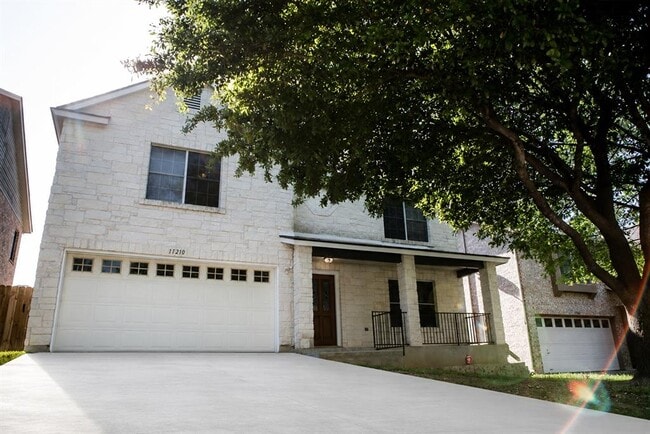 Building Photo - 11210 Kingsgate Dr
