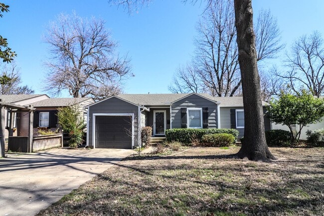 Photo - Cozy Bungalow in Brookside area, close to shopping for grocery, coffee shops, restaurants and muc...