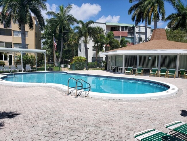 Building Photo - 1333 E Hallandale Beach Blvd Unit 108