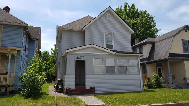 Building Photo - 1209 Scott Ave Unit Apt 2