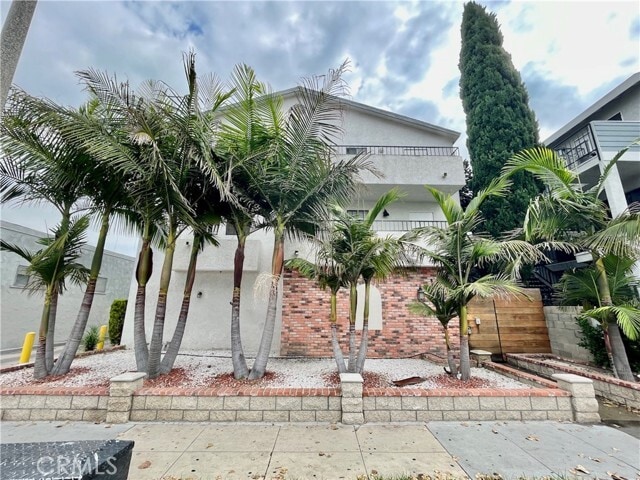 Building Photo - 1212 Gladys Ave Unit 302