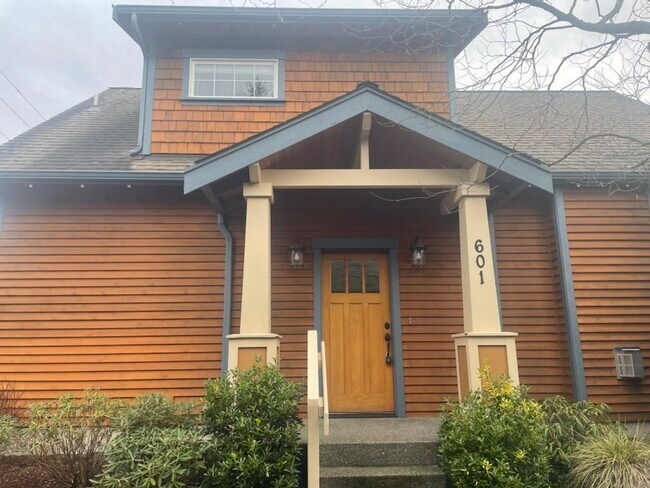 Photo - Desirable Langley Home Minutes From Downtowm!