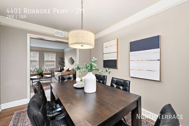 Photo - 4401 Roanoke Pkwy Unidad 2W