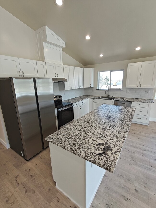Photo - 6662 Highland Dr Unit B