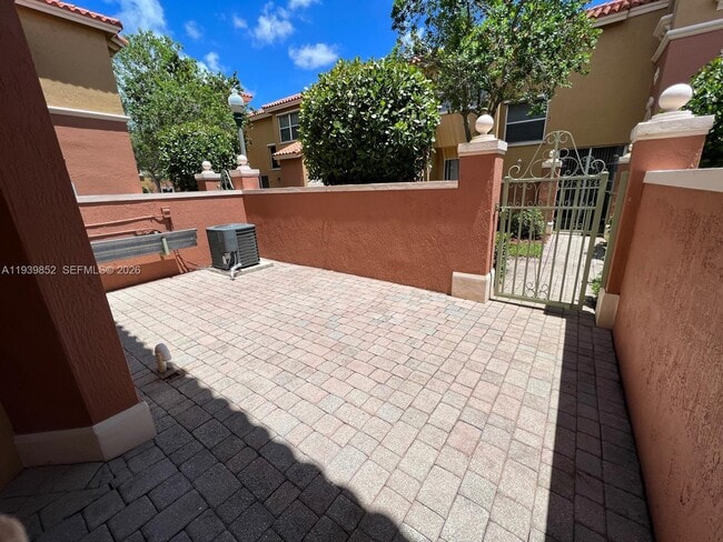 Photo - 721 SW 107th Ave