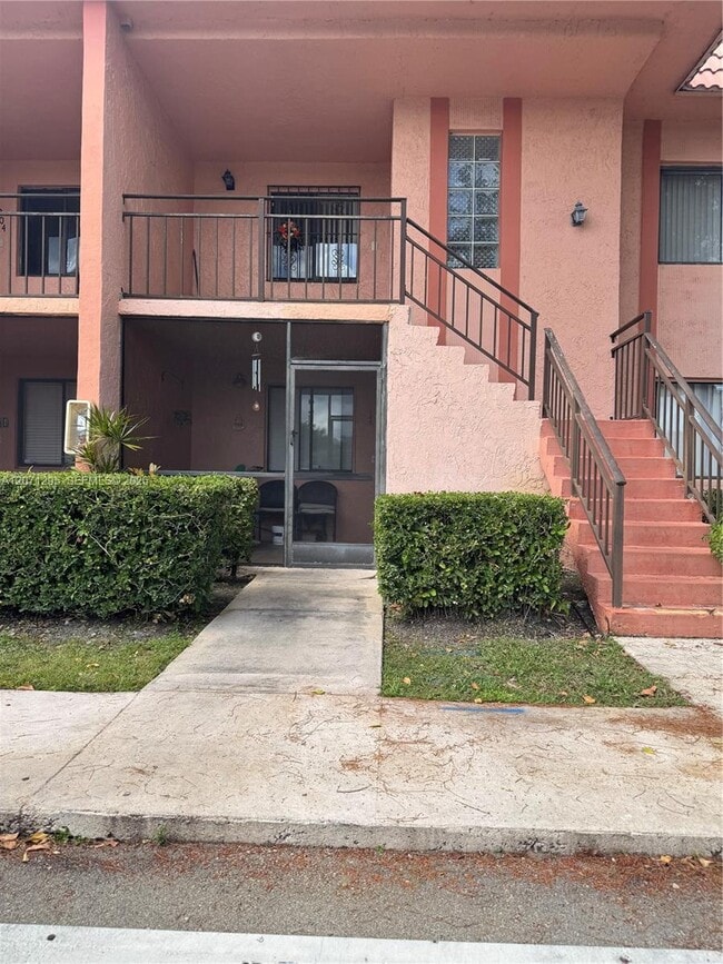 Building Photo - 215 Lakeview Dr Unit 105