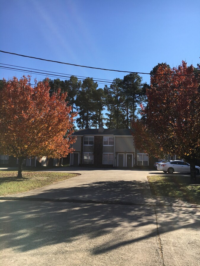 Photo - 100 Chestnut Ter Townhome