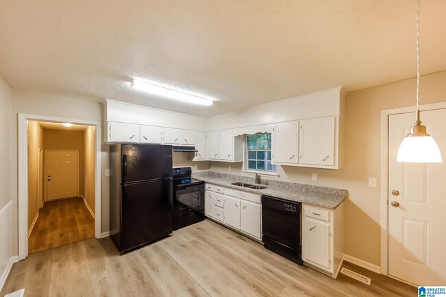 Photo - 3033 Carleton Rd