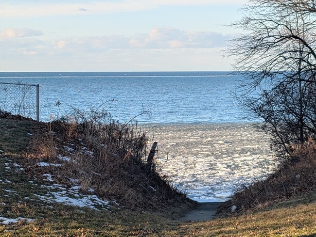 Photo - 5165 E Lake Rd Unidad Apt D