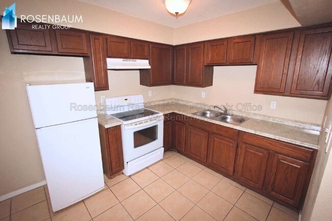 Building Photo - 2747 E Chipman Rd Unit 2