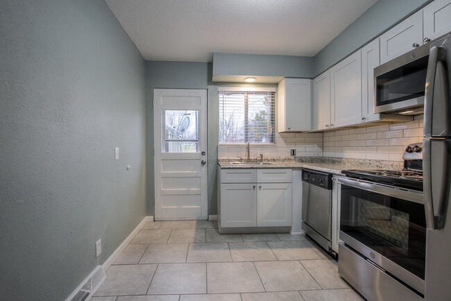 Photo - 510 NE Corder St