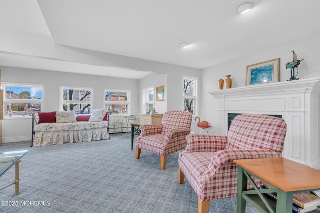 Photo - 124 Neptune Pl