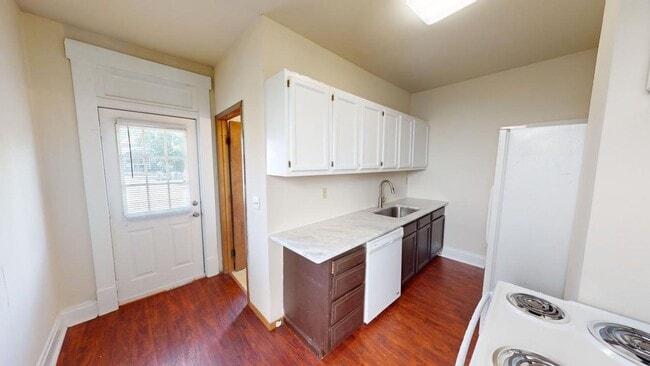 102 E Patterson Ave