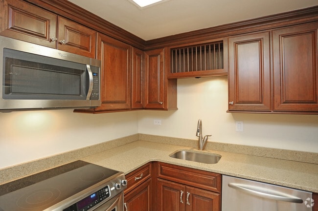 Photo - Highland Towers