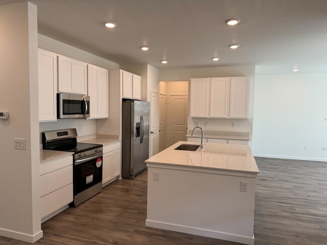 Photo - 684 Lillibrook Pl