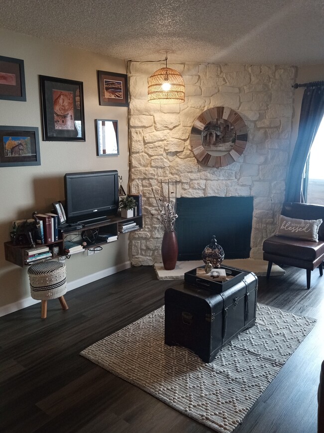 Photo - 3100 S Federal Blvd Unidad 203