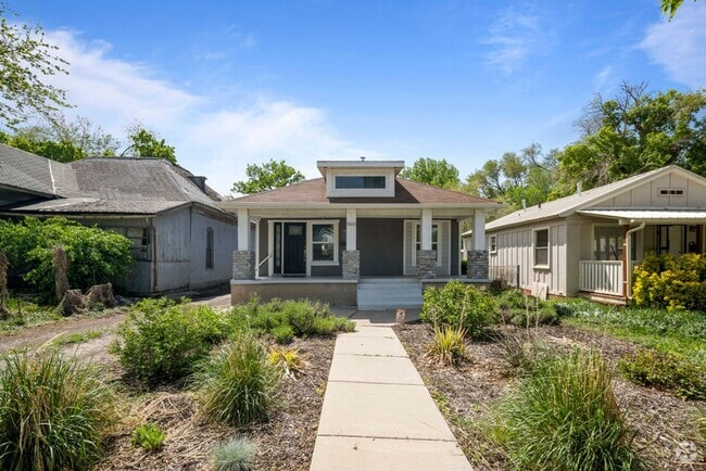 Building Photo - Beautiful Home in Amazing Salt Lake Location!