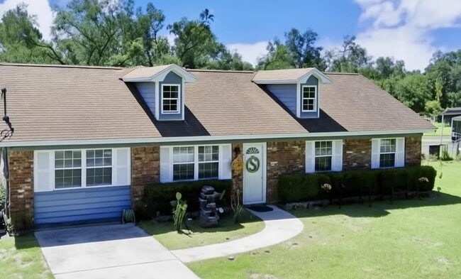 Building Photo - 8443 Sandalwood Dr W